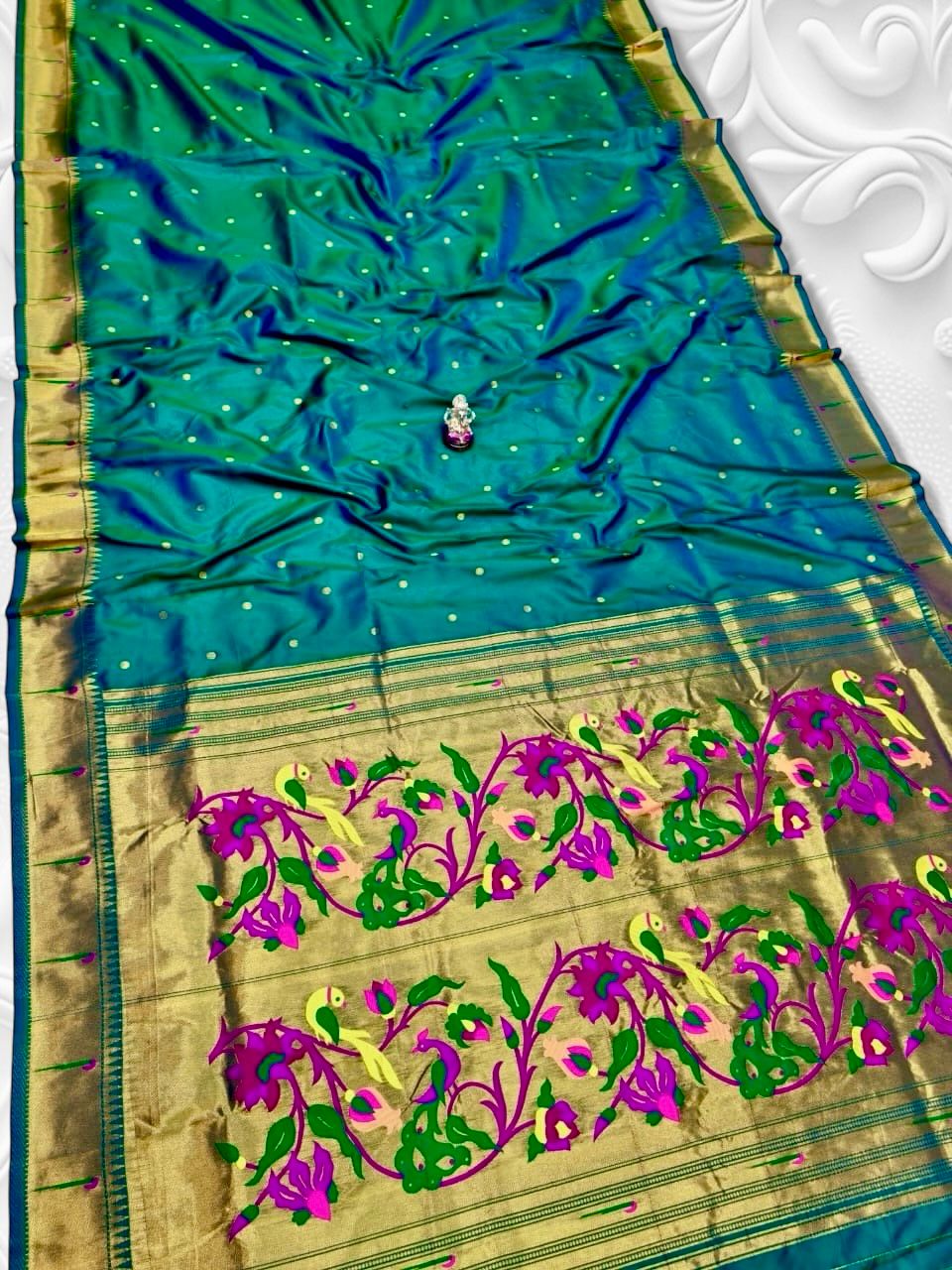 Beautiful Gauri Muniyaa Paithani