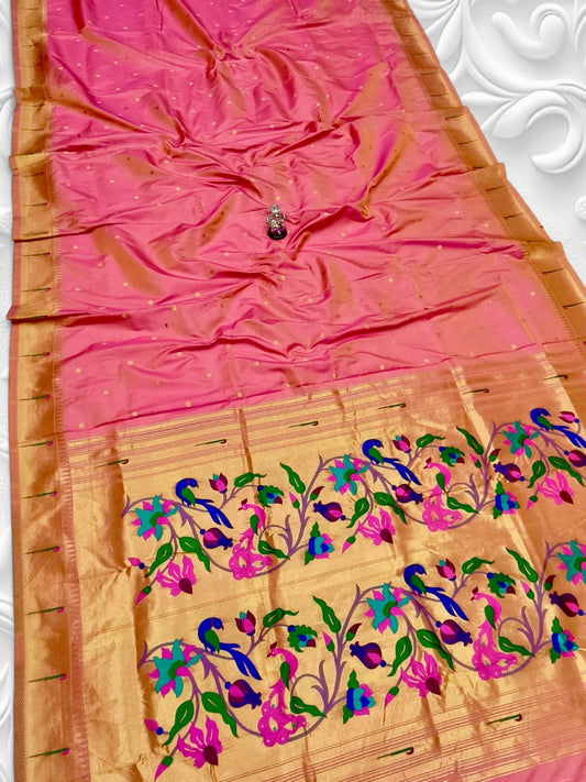 Beautiful Gauri Muniyaa Paithani
