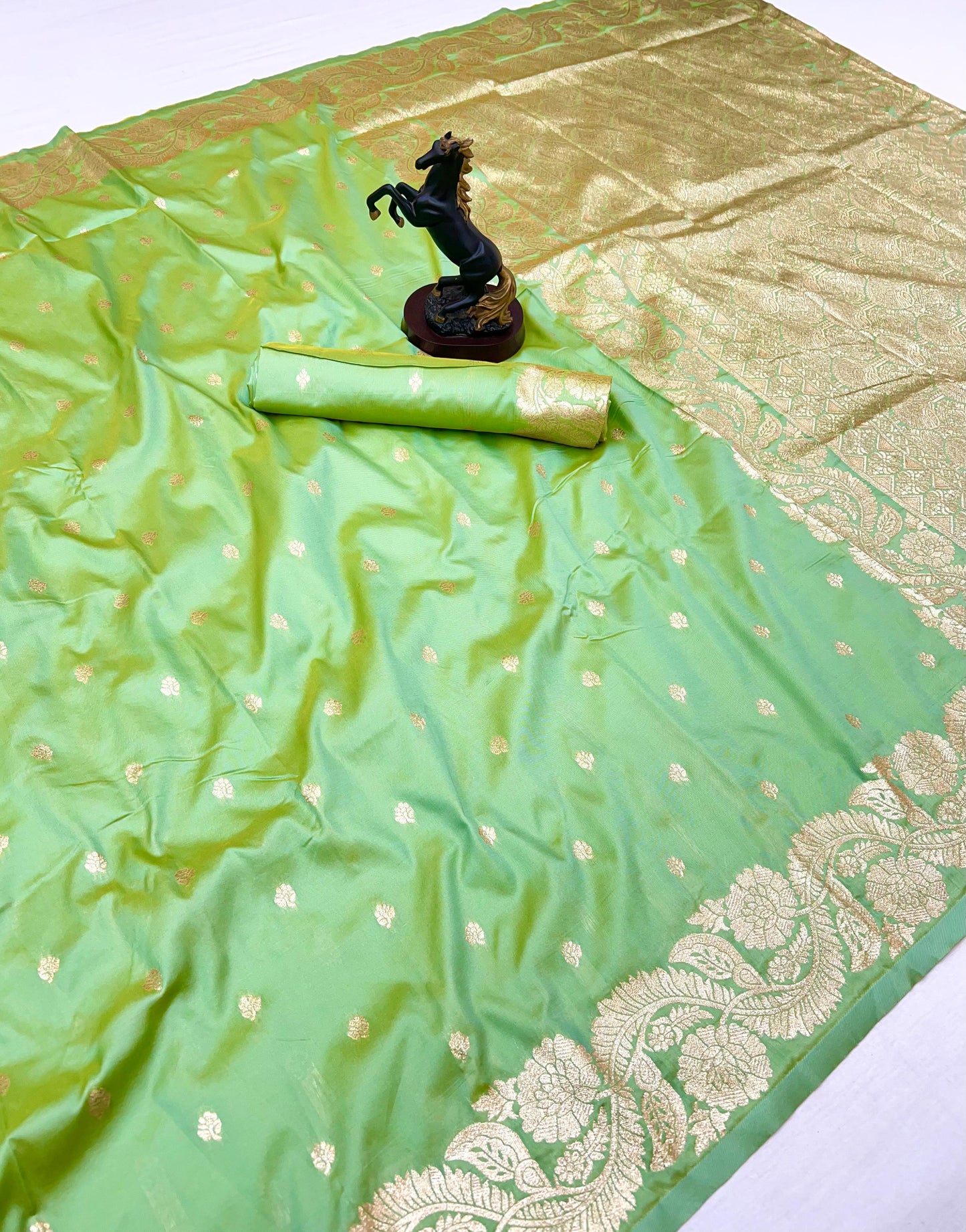 Takshashila Paithani