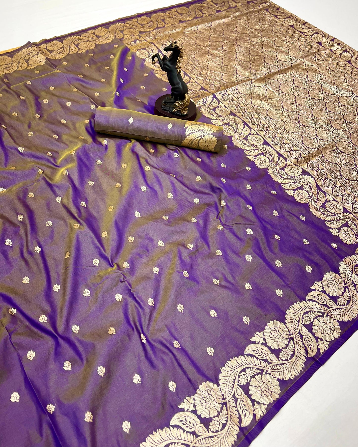 Takshashila Paithani