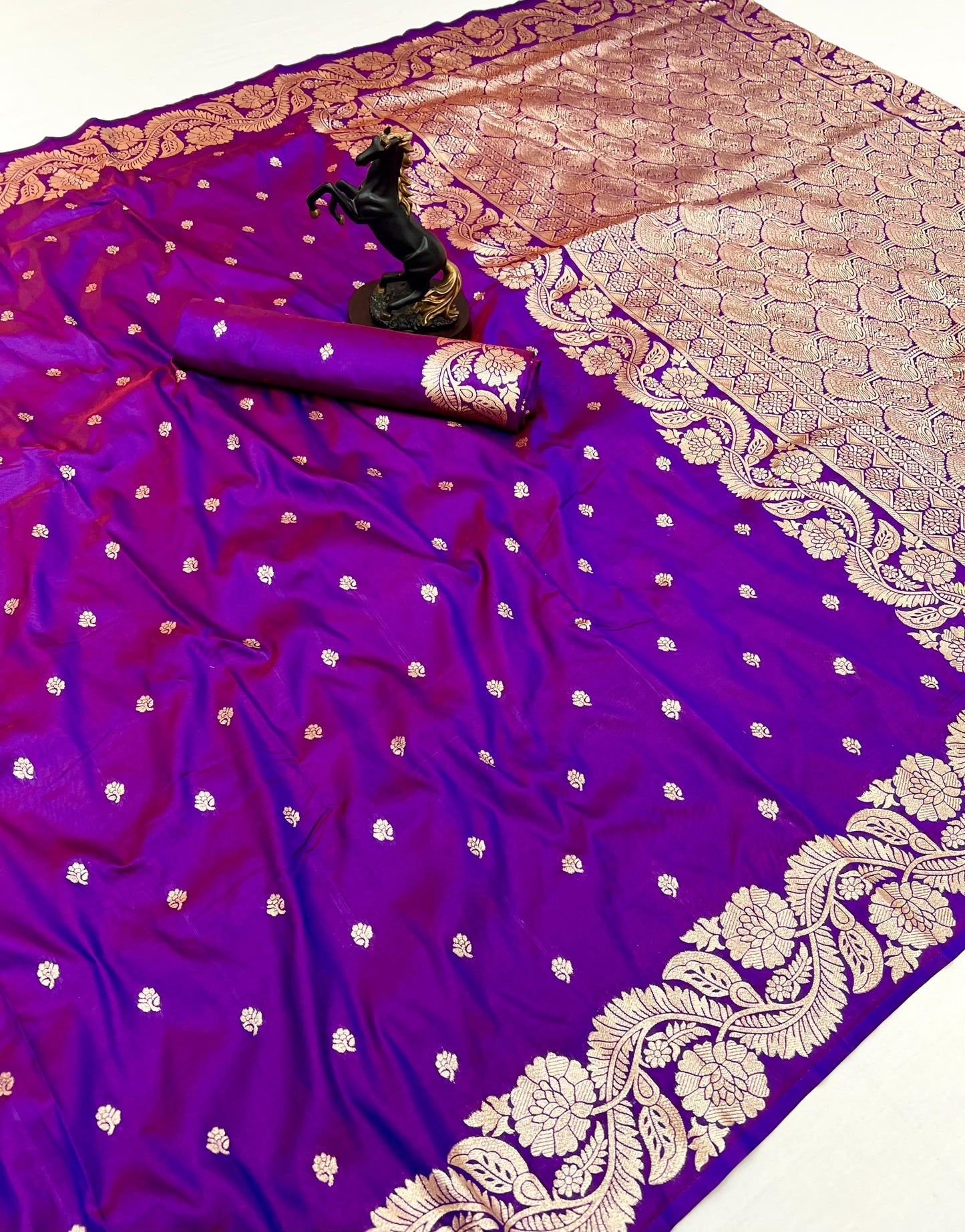 Takshashila Paithani
