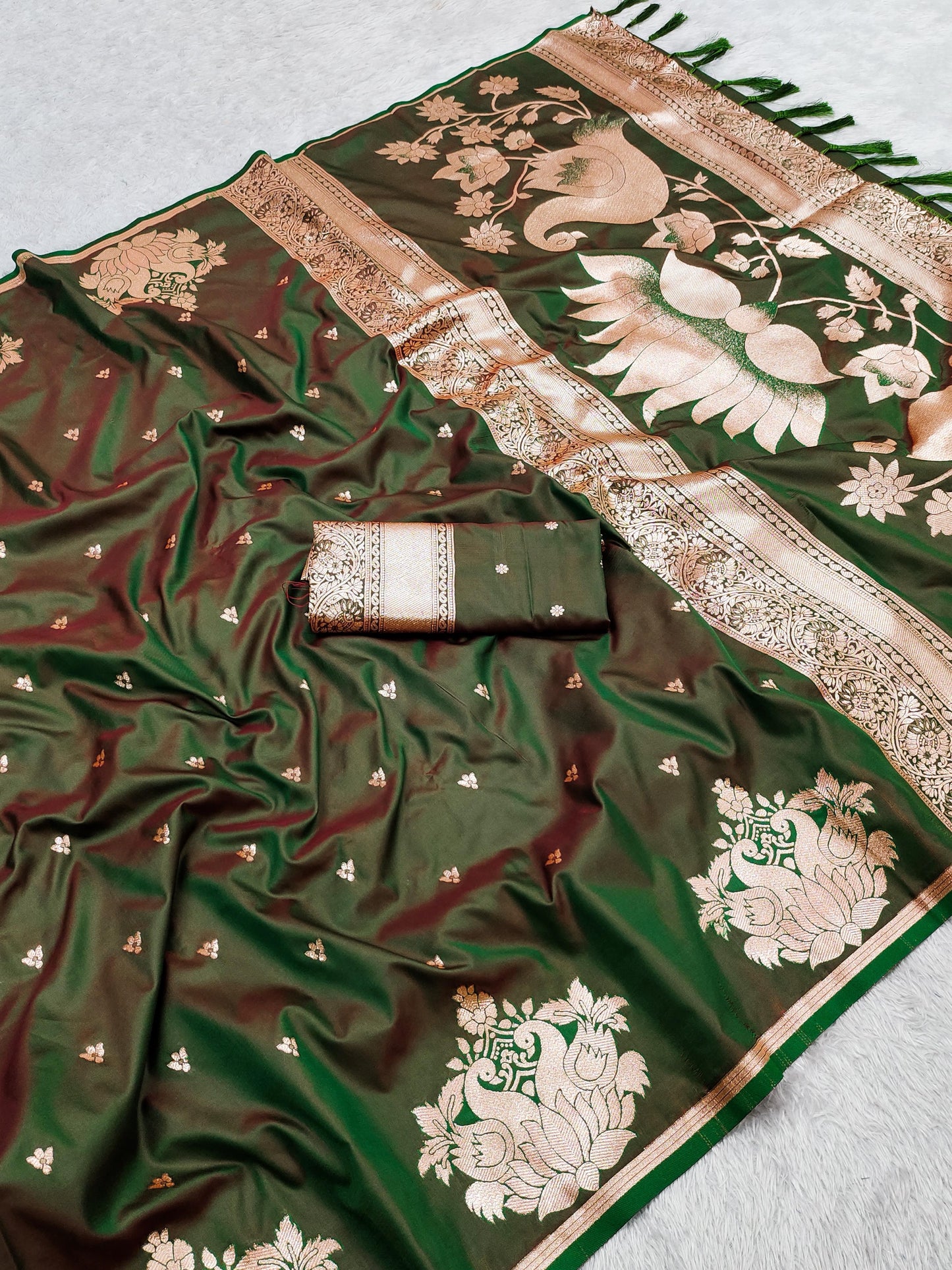 Soft banarasi silk weaving blouse piece with sleeve border